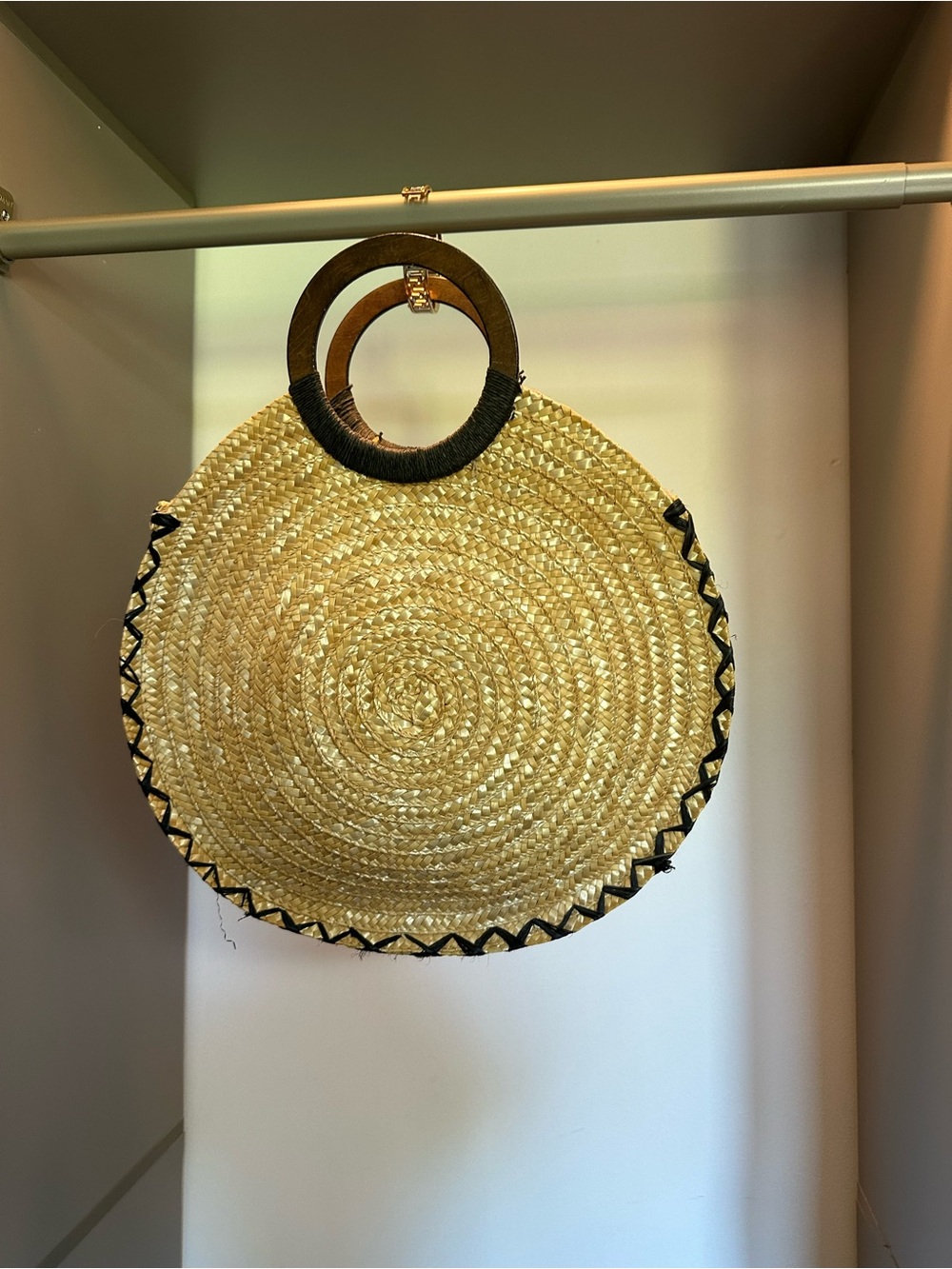 Straw Studios Round Raffia Tote Bag Wooden Ring Handles Boho Beach Resort - Picture 2 of 8